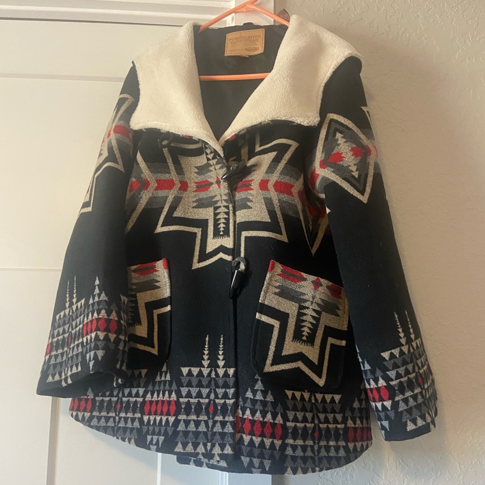 Pendleton Black and Cream Patterned Cape - image 1